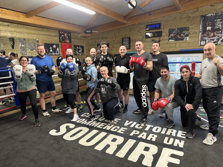 Matinée découverte avec "Happy Business" ,préparation physique, initiation à la boxe anglaise , affrontement et dépassement dans la bonne humeur .