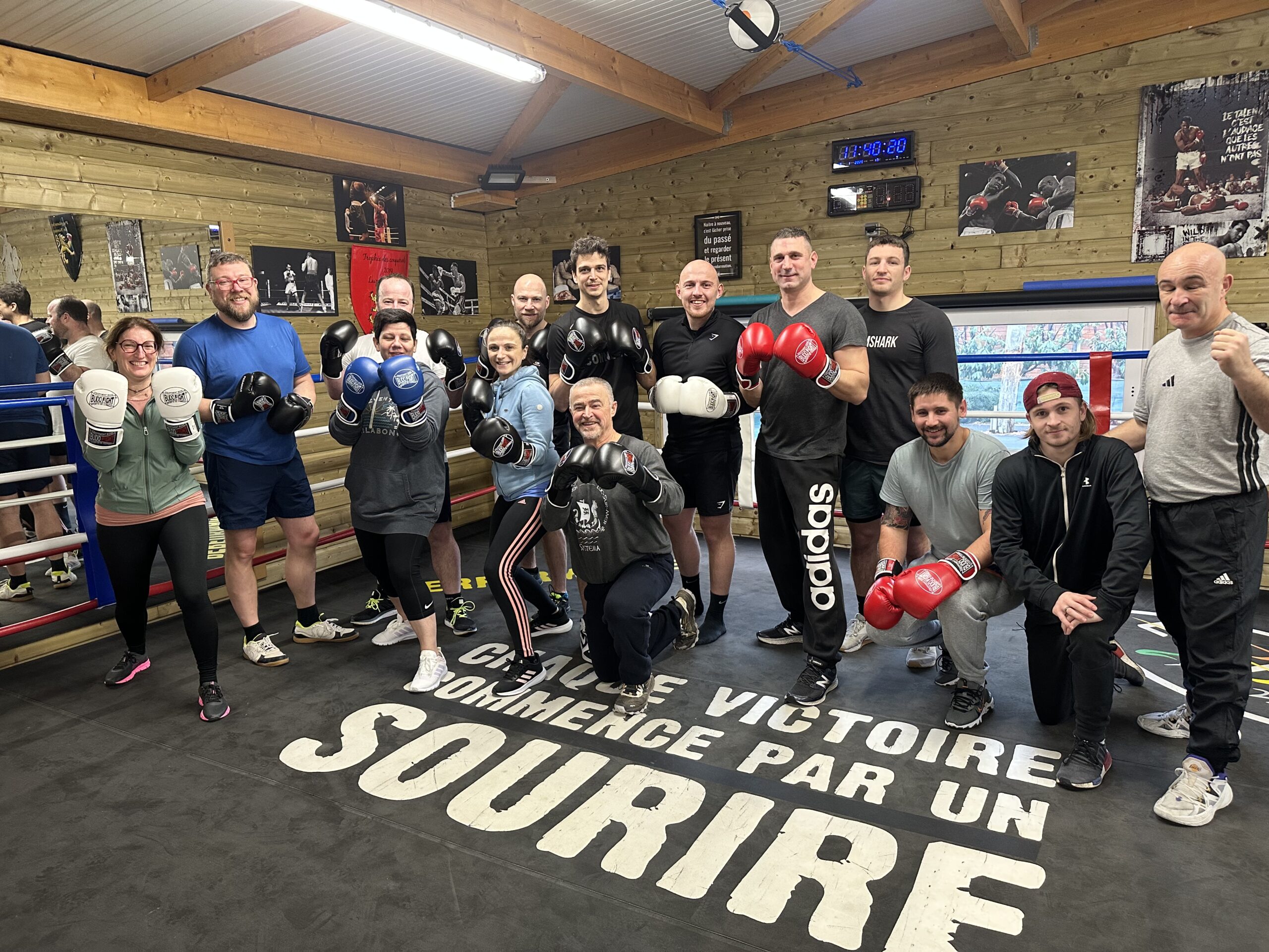 Matinée découverte avec "Happy Business" ,préparation physique, initiation à la boxe anglaise , affrontement et dépassement dans la bonne humeur .